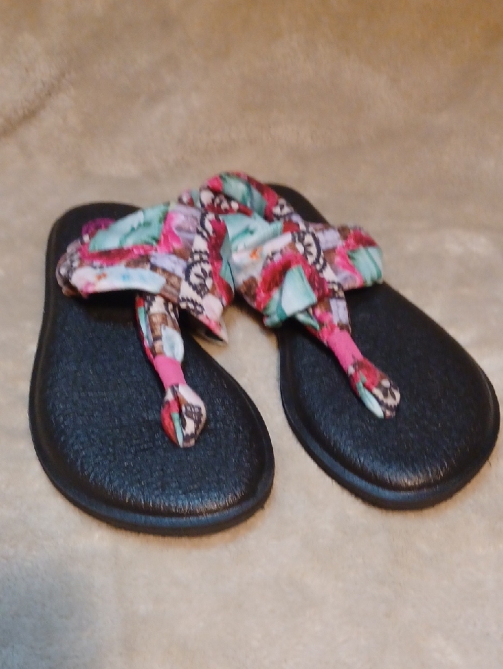 Sanuk Black Yoga Sling Sandals